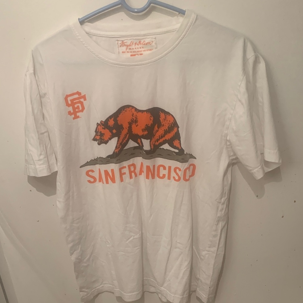 Awesome Wright & Ditson White and Orange San Francisco Giants Bear Tee MLB SZ L